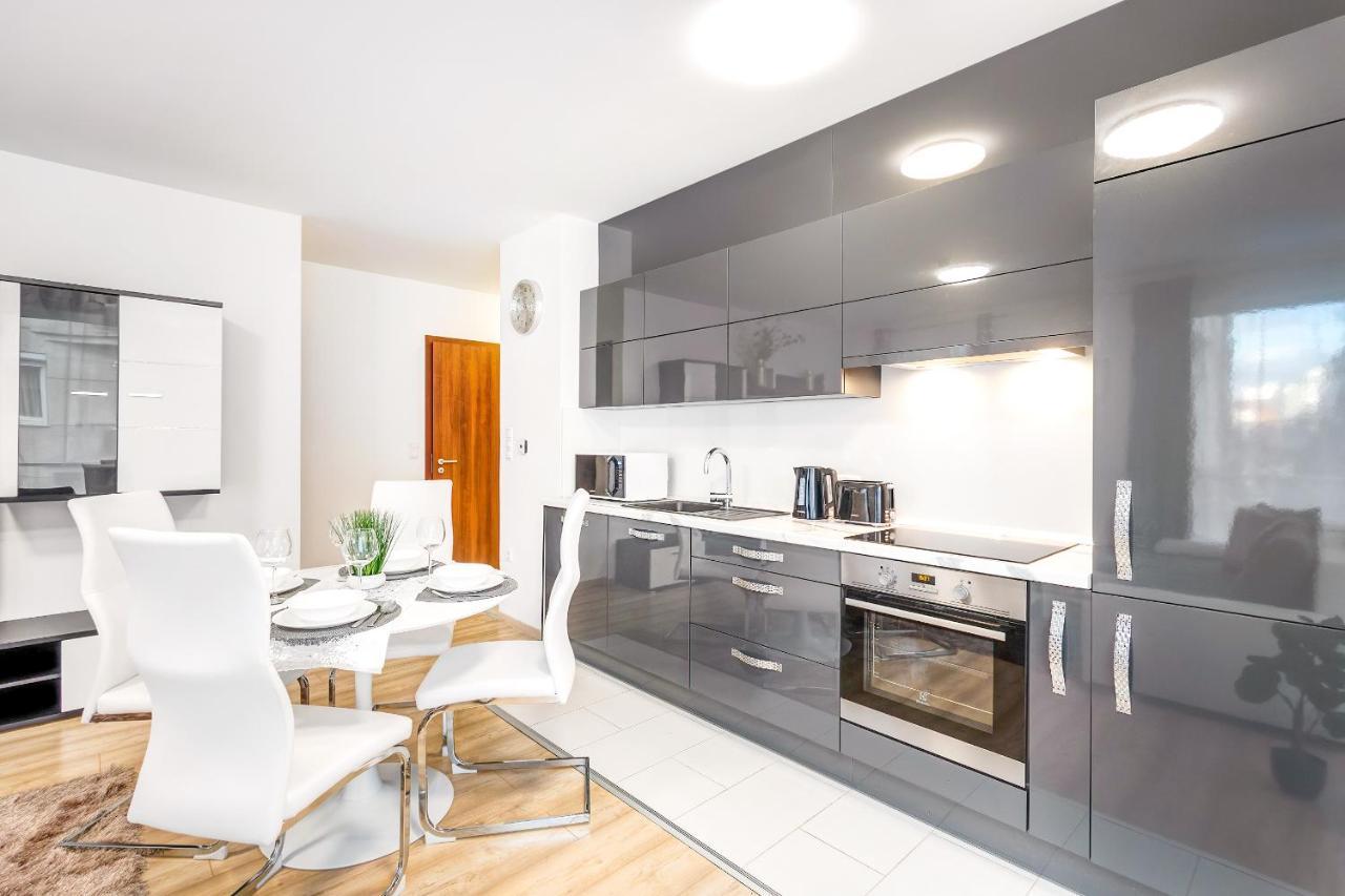 Modern Apartment With Free Garage And Balcony In The Downtown Budapest Ngoại thất bức ảnh