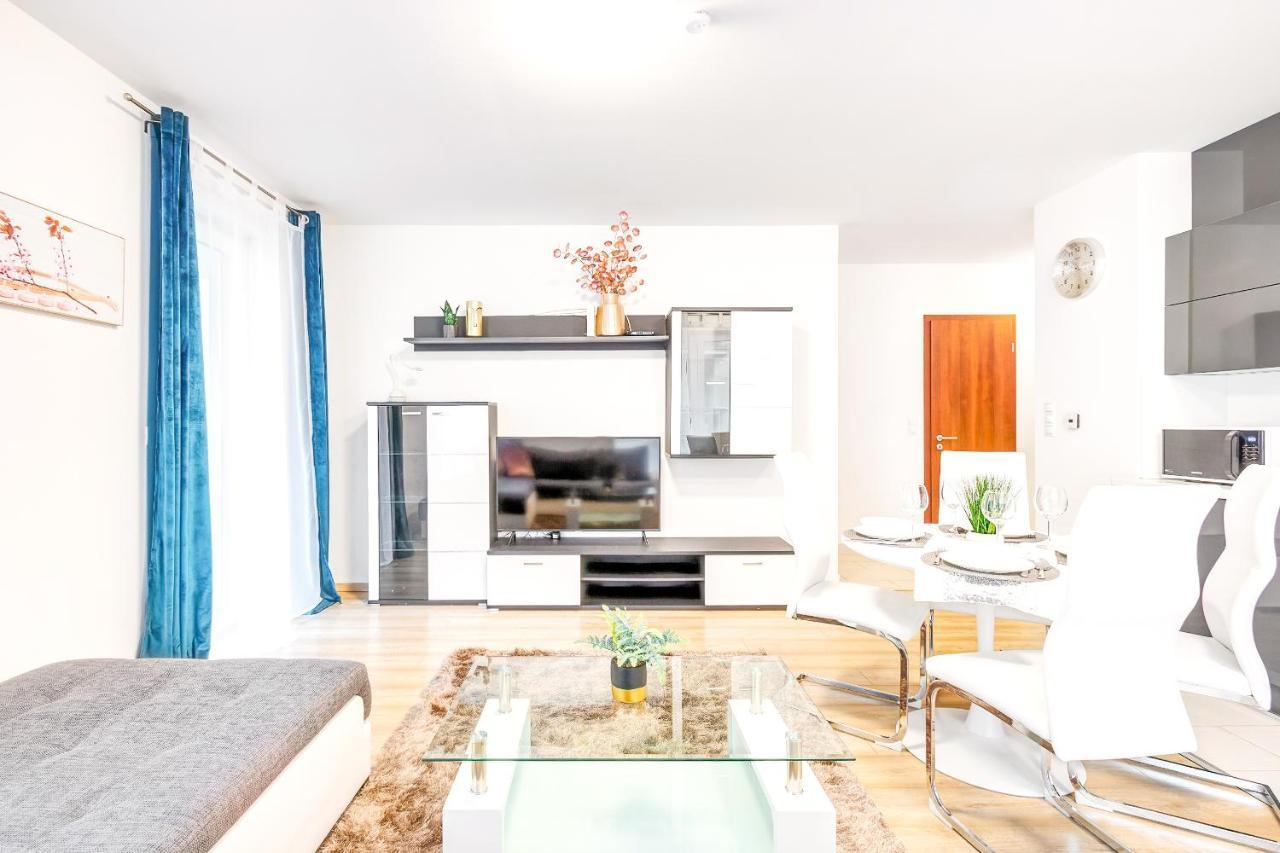Modern Apartment With Free Garage And Balcony In The Downtown Budapest Ngoại thất bức ảnh