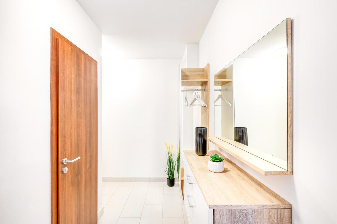 Modern Apartment With Free Garage And Balcony In The Downtown Budapest Ngoại thất bức ảnh