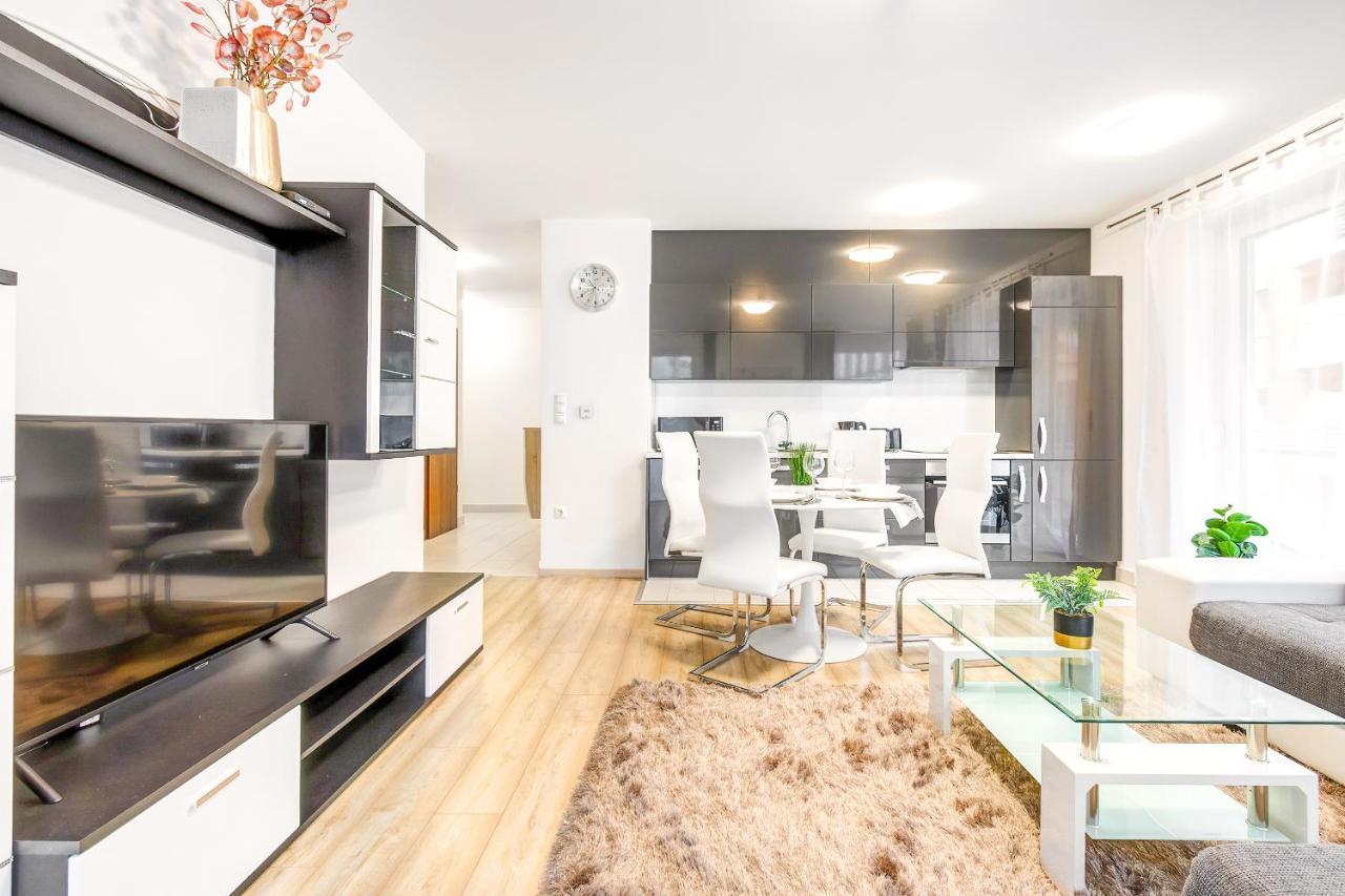 Modern Apartment With Free Garage And Balcony In The Downtown Budapest Ngoại thất bức ảnh
