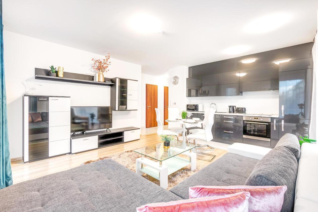 Modern Apartment With Free Garage And Balcony In The Downtown Budapest Ngoại thất bức ảnh